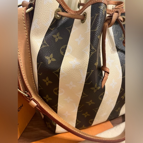 Louis Vuitton Petit Rayures Noe! Rare bag made only in 2011! Authentic SOLD - Picture 7 of 16
